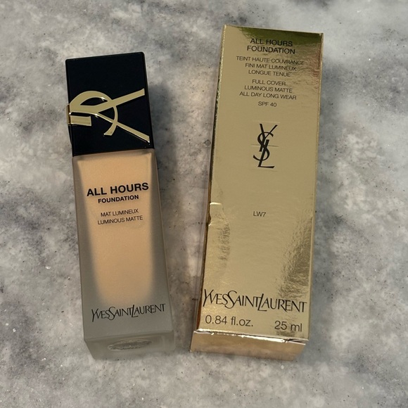 Yves Saint Laurent Other - YSL All Hours Foundation LW7